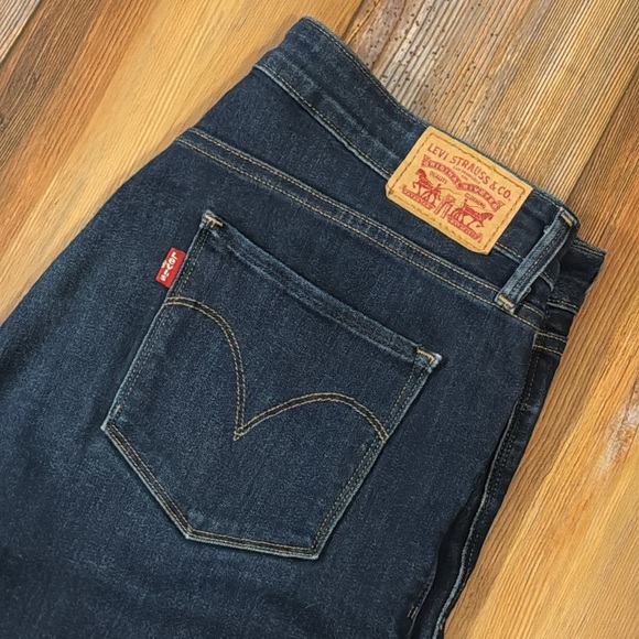 Levi’s women’s size 31 dark wash stretch - Picture 1 of 6